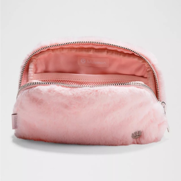Lululemon Everywhere Belt Bag Plush Fleece- Strawberry Milkshake - Picture 4 of 6
